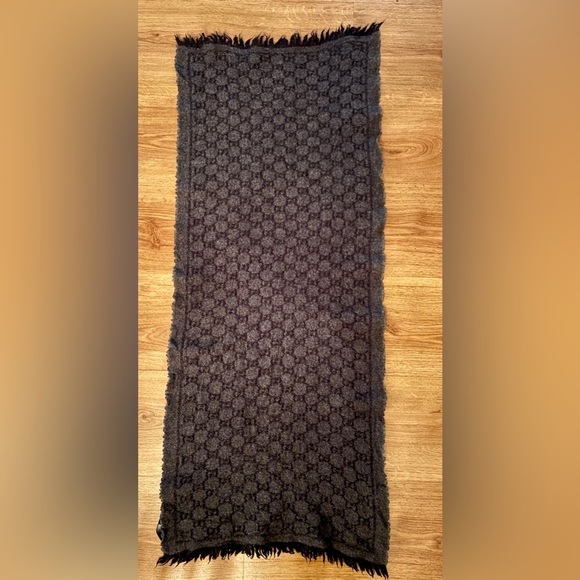 GUCCI | Italian Made 100% Wool Black Grey GG Fringe End Scarf - Picture 2 of 8